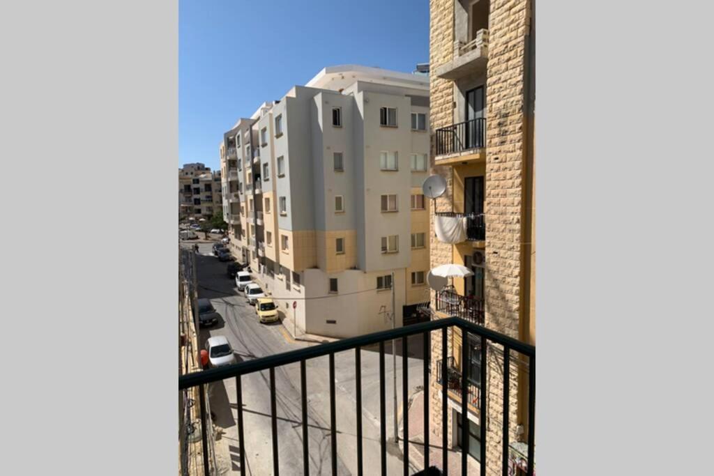 Deluxe Apartment With Pool In The Heart Of St Pauls Bay St. Paul's Bay Exterior photo